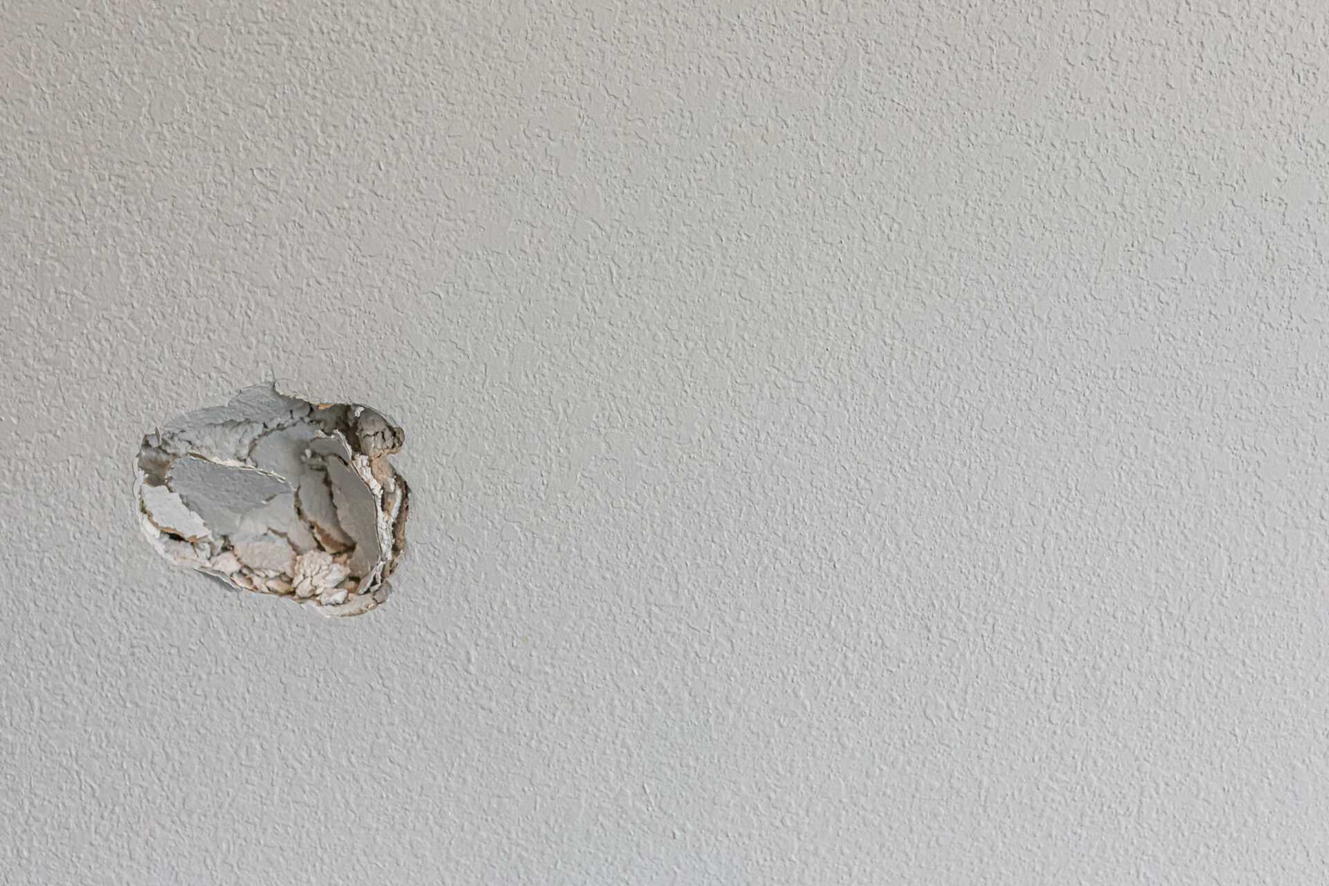 10 Best DIY Drywall Repair Solutions for Beginners